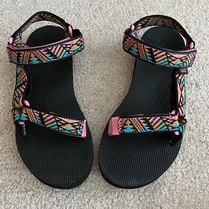 Boomerang Pink Teva